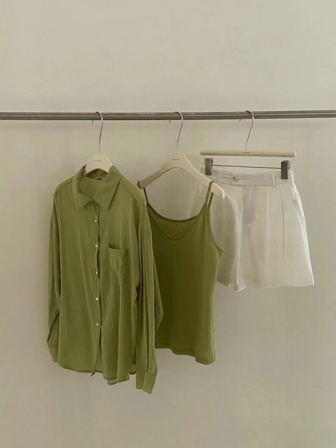 シンプルビッグシャツ　AJ22085-718