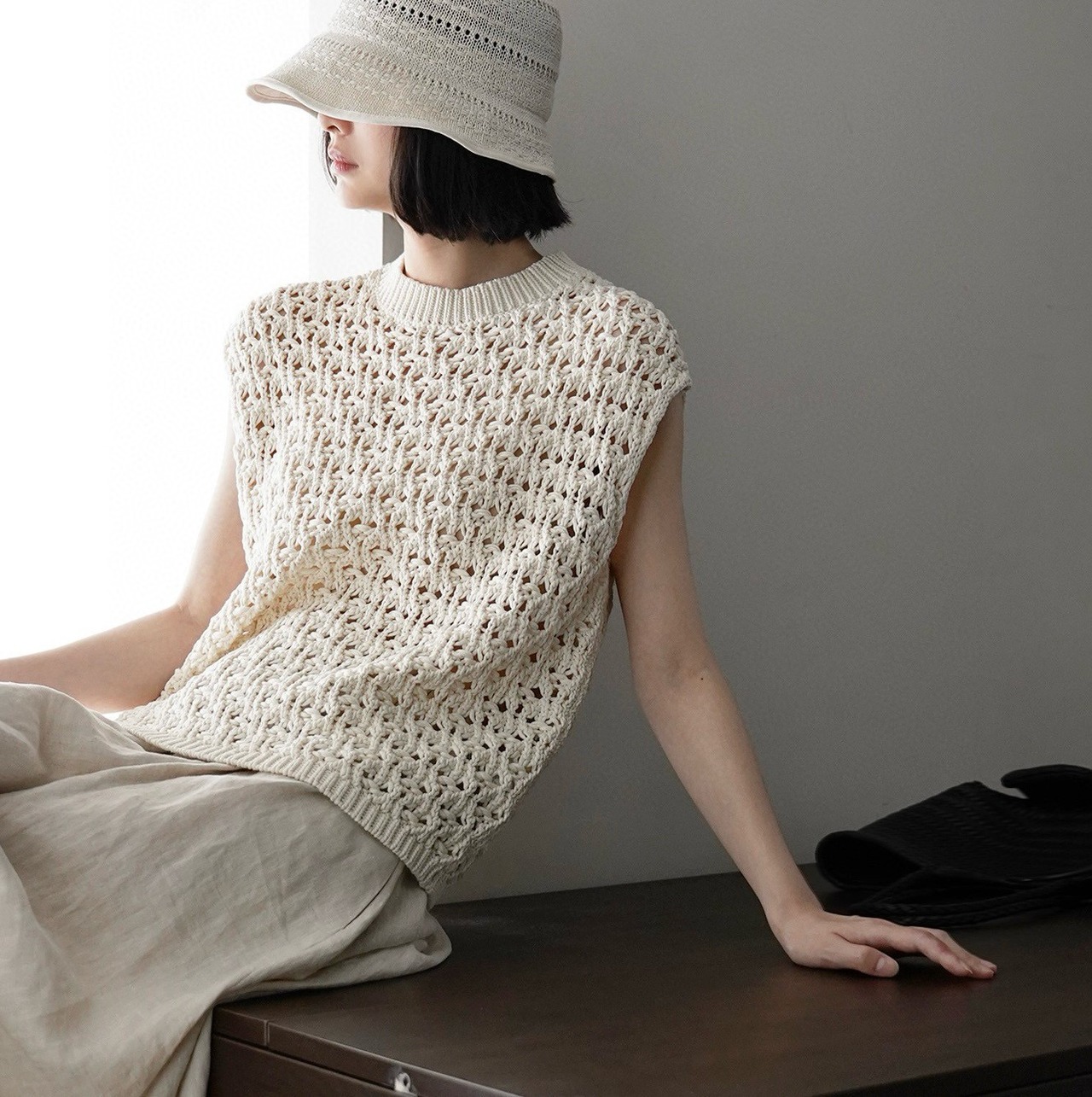 透かし編みニットトップ W01325