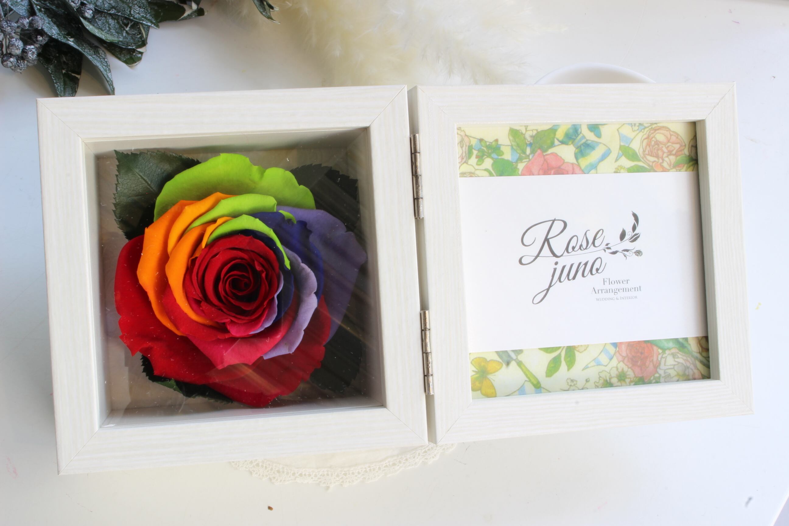 スクエアフレームアレンジメント レインボーローズ 福岡のプリザーブドフラワー専門店 Rosejunoローズユノwebshop ネットショッピング