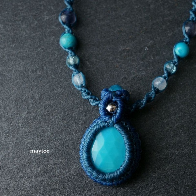 アリゾナ産スリーピングビューティーターコイズのマクラメネックレス（トルコ石）～ Sea ～