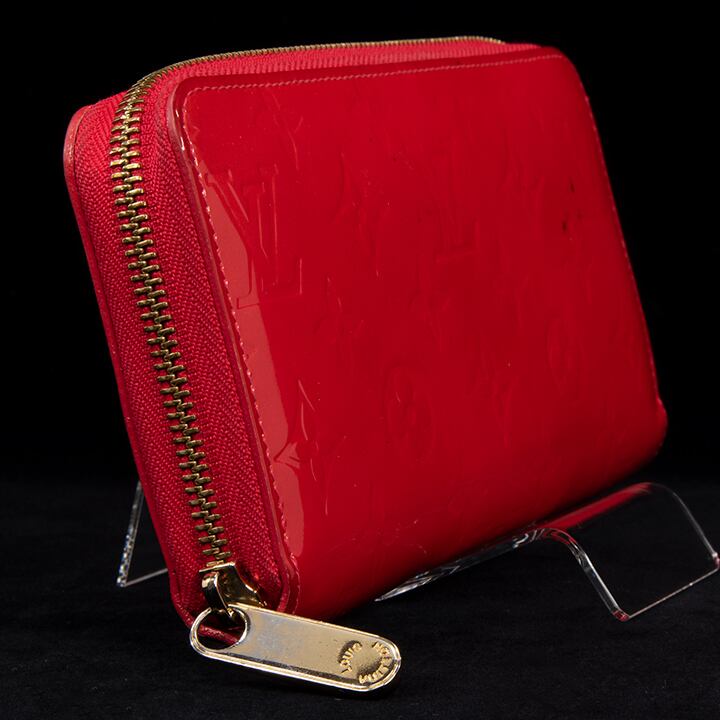 【美品】LOUIS VUITTON ルイヴィトン　長財布　ラウンドファスナー　赤 LOUIS VUITTON（ルイ・ヴィトン） 長財布 ラウンドファスナー