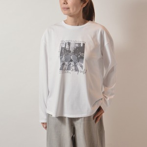 【１色】ROSIEE　モノトーンプリントロンT　色：ホワイト　商品番号：R780334