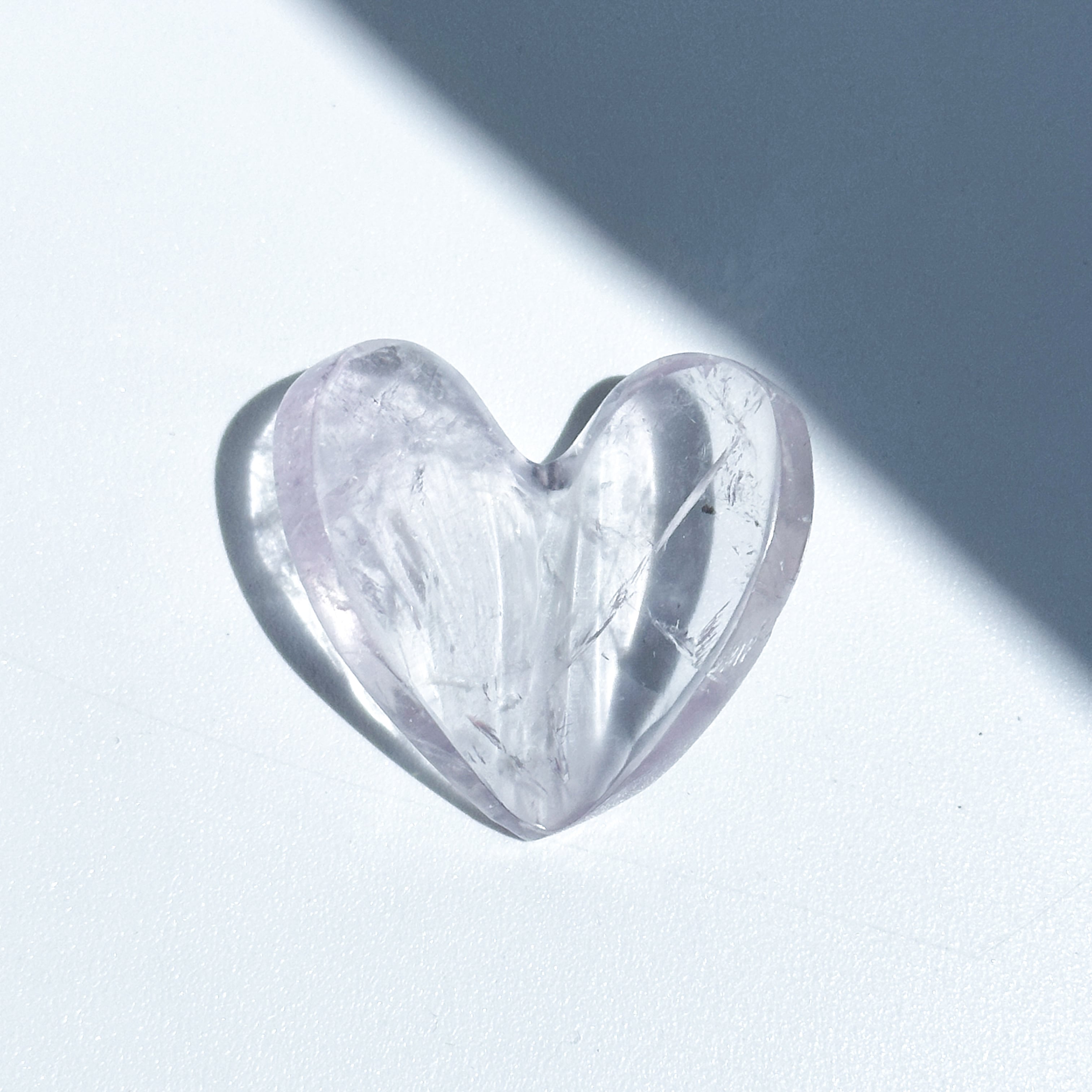 ★特選二連★愛の守護石♡不眠症にも【氷種アメジスト約5mmラウンド連】❤️ アメジスト 3Dハート 04♡Amethyst heart ♡天然石・鉱物