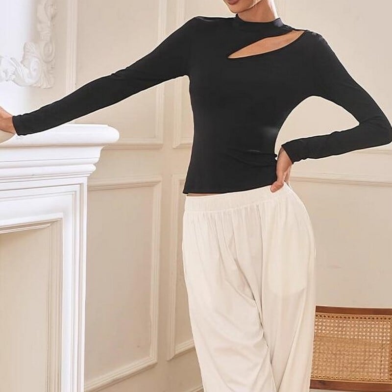 スラッシュホールドトップス ブラック 70606 | ヨガウェア・ヨガマット