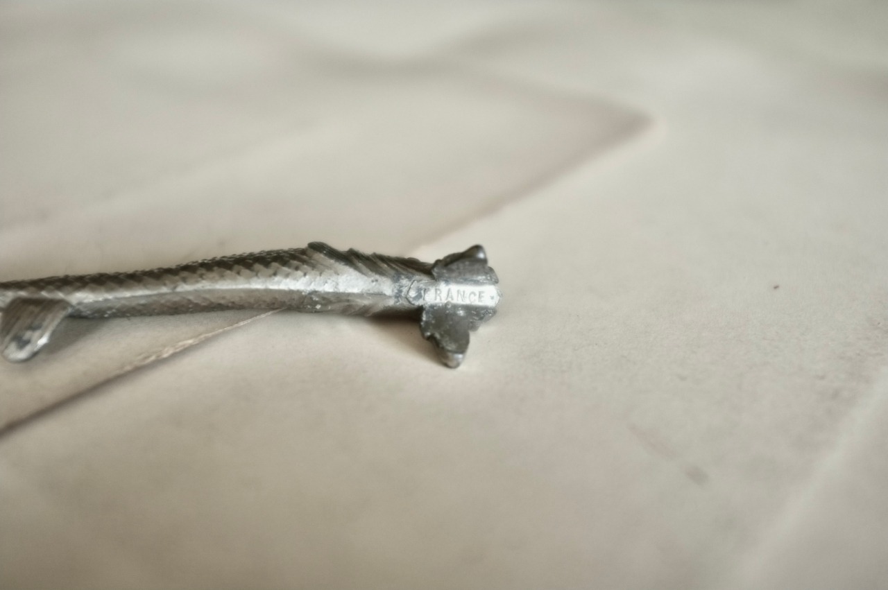 フランス 黙想する動物たちとカトラリーレスト 魚さんと魚さんa アンティーク