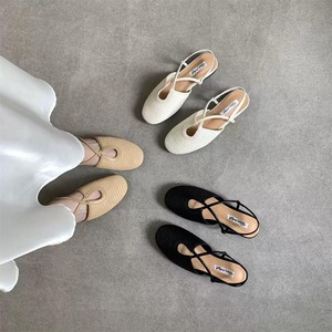 cross-strap round-toe shoes