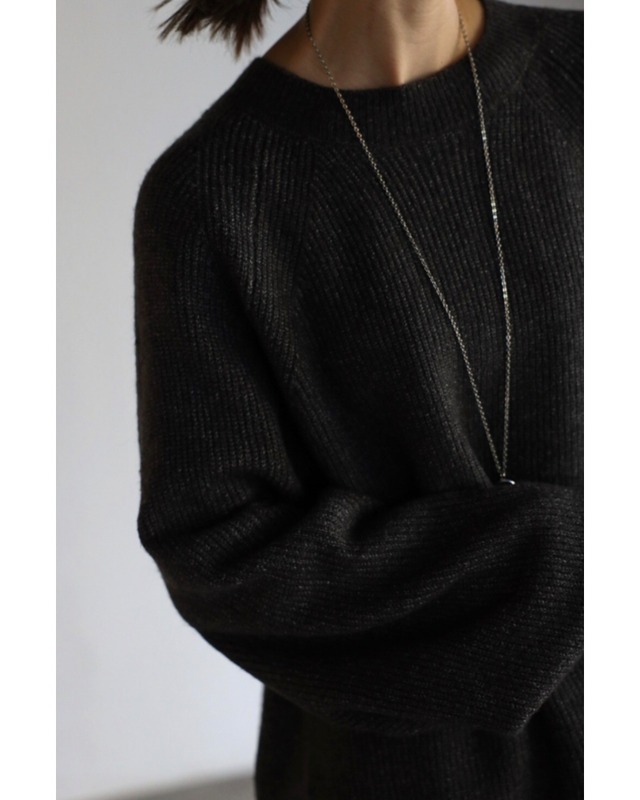 ラグランボリュームスリーブニット