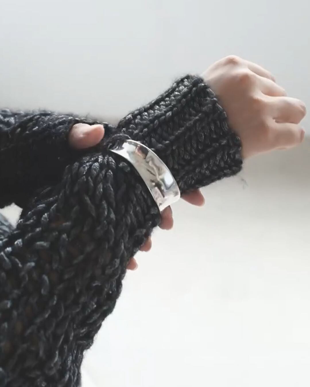 VOLUME WAVE BANGLE/ SILVER