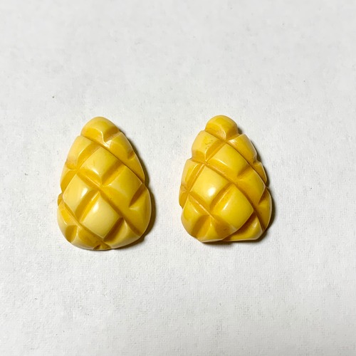 Vintage Butterscotch Carved Bakelite Earrings 