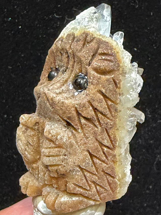 9) 天然石・母岩彫刻「ハリネズミ」水晶クラスター