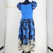 フラダンス 衣装 ワンピース ドレス ブルー系 パウスカートショップ フラ ダンス 花柄 青 白 黒 PauSkirtShop ハレハワイイ 日本製 ハワイアン アロハ かわいい 鮮やか ハワイアンプリント ホワイト系 ブラック系