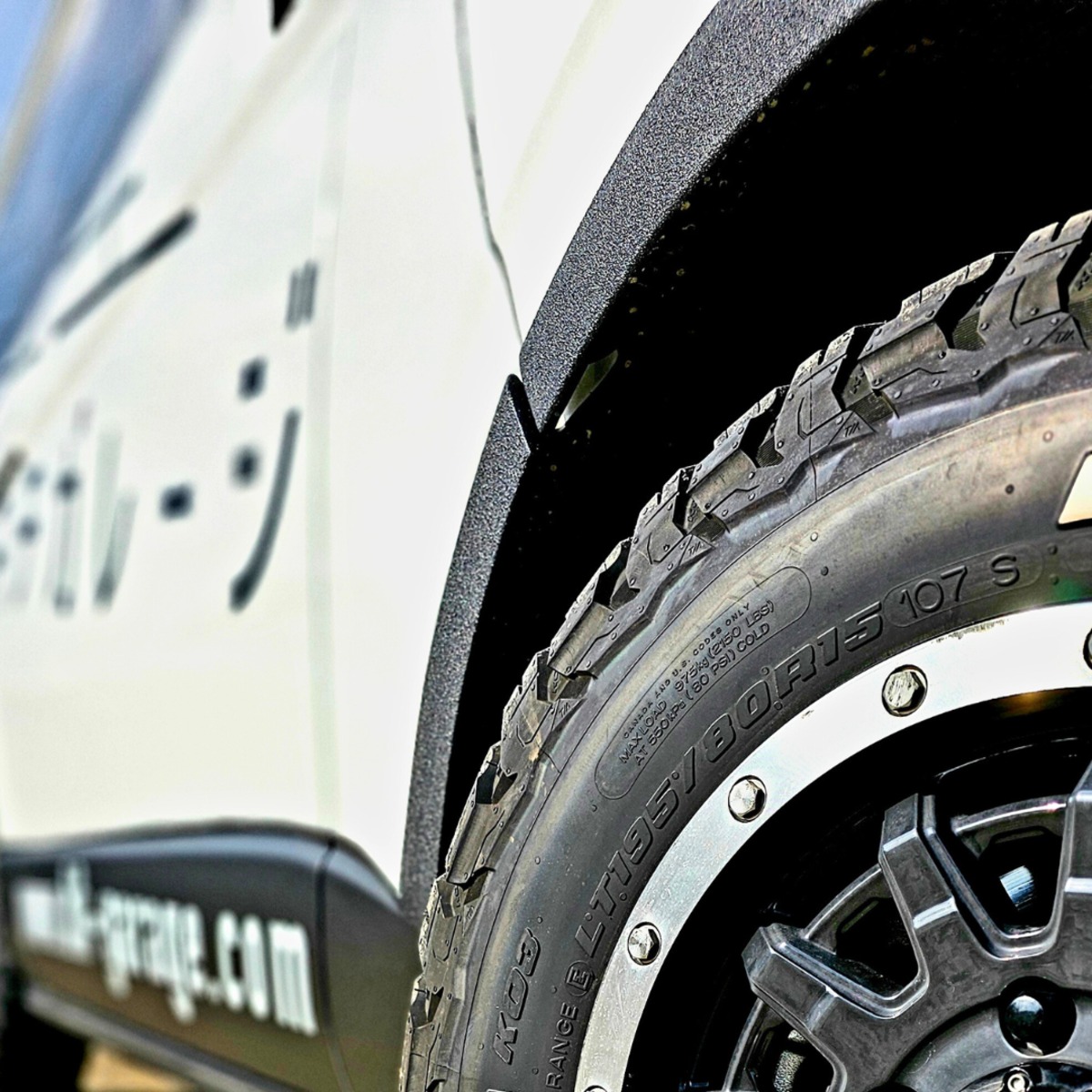 ハイエース　オーバーフェンダー　12mm ハイエース専用 オーバーフェンダー RAPTOR SERIES | ヒミツキチ