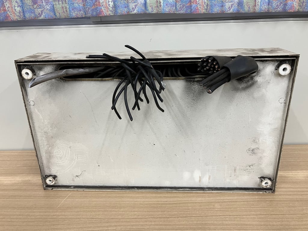 低圧配電盤 2000形 | Keikyu Corporation All rights reserved. 運営