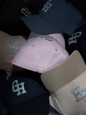 【gifthat/ギフトハット オリジナル】ラインストーン/Rhinestone クラシックロゴ GH ブラウン