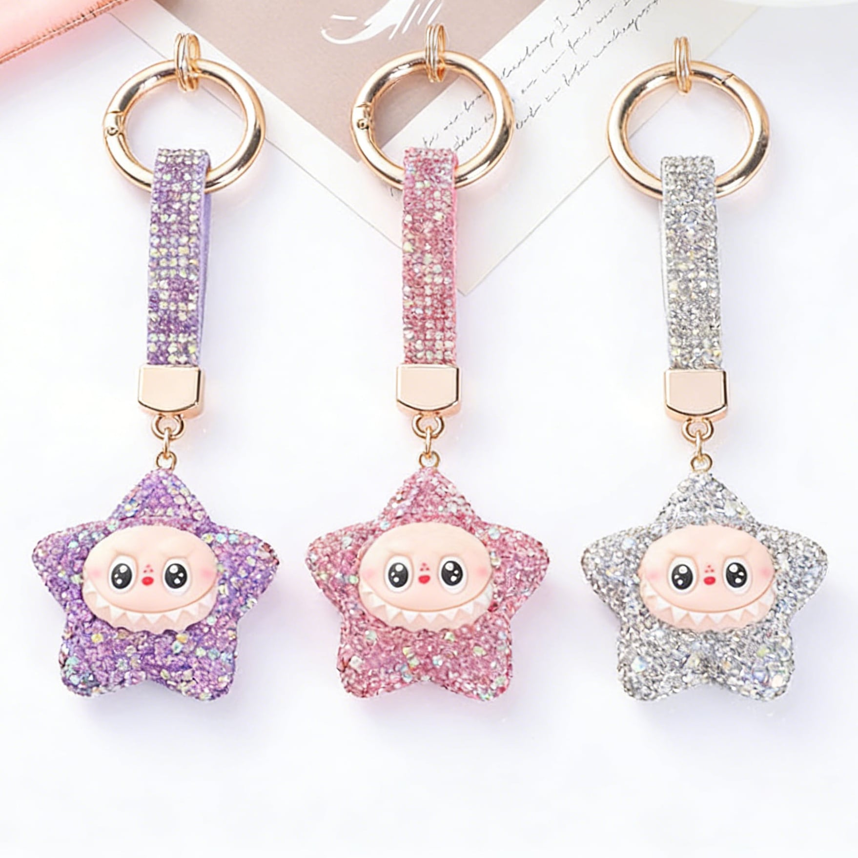 ✨幸運を引き寄せる星✨あなたの幸運色を選んで。labubu ラブブ幸運星 キーホルダー 全面ビジューロン 7色展開 バッグ・車内も輝く 彼氏・彼女・友達への贈り物