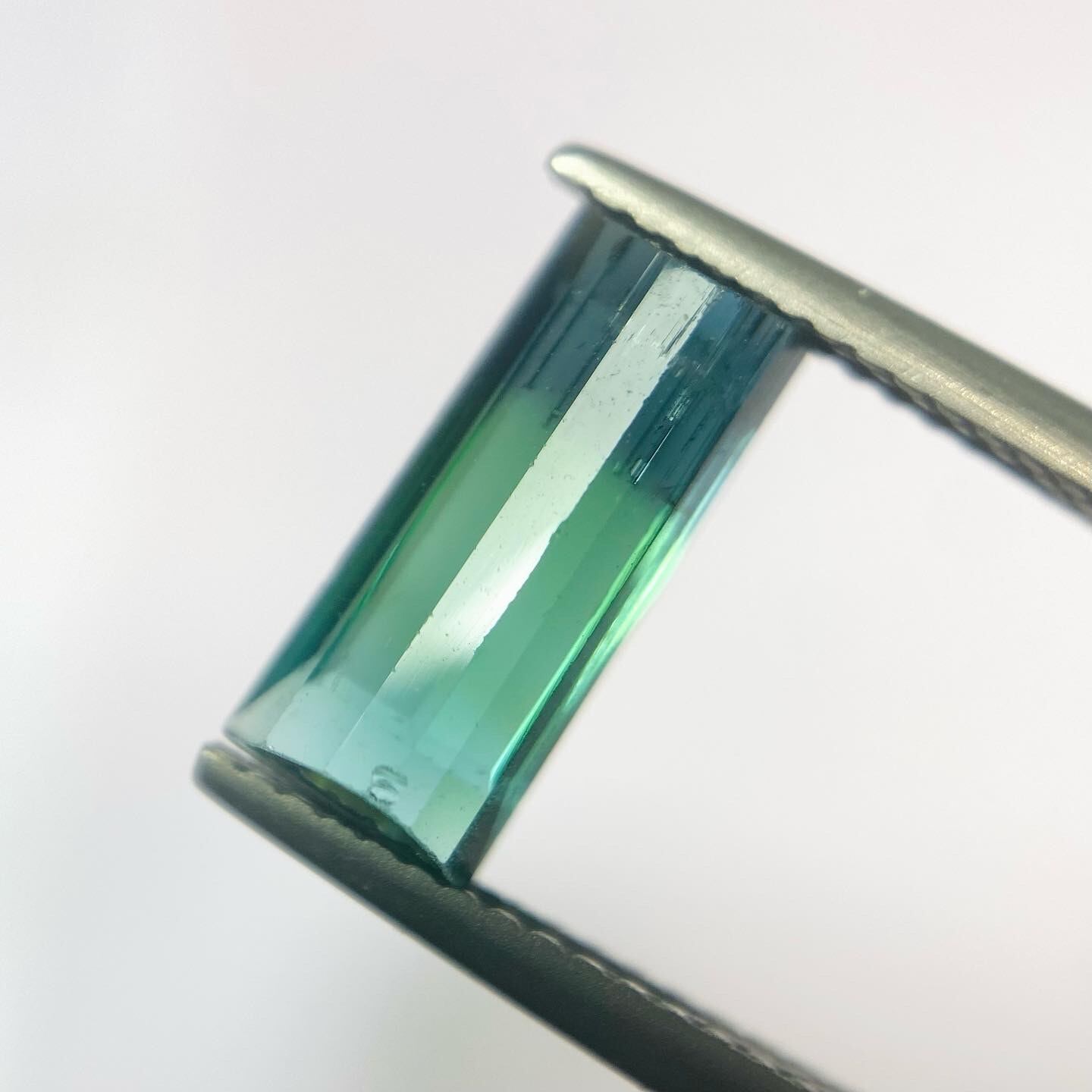 元気、癒し、クールのグラデーショントルマリン