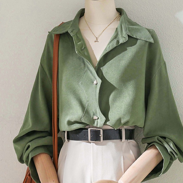 鮮やかグリーン ストレートシルエット フロントボタンシャツ Ln00063