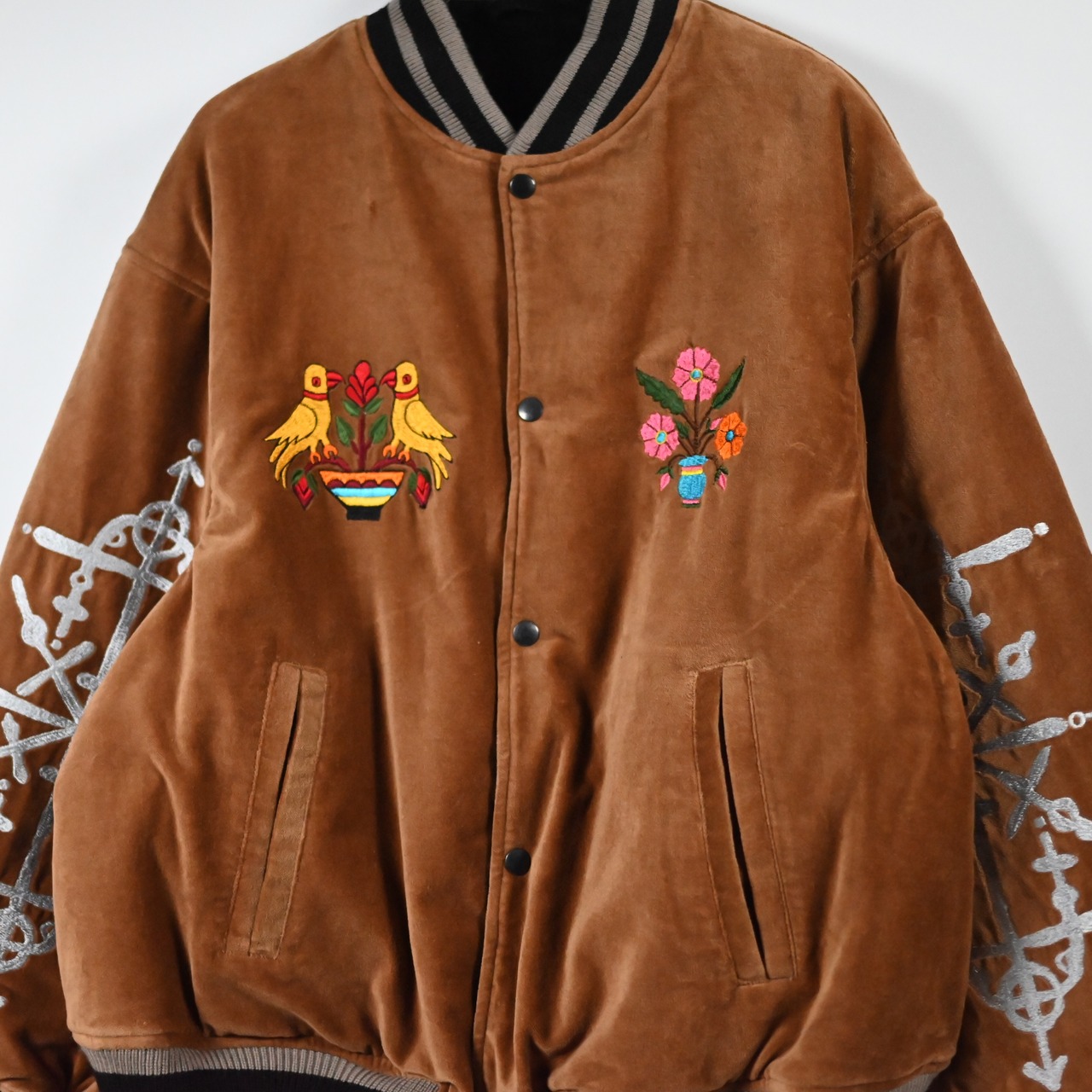 Leh / Embroidery SKA Reversible Blouson (キャメル表側)