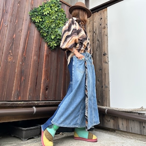 サイケ柄ふんわりブラウス