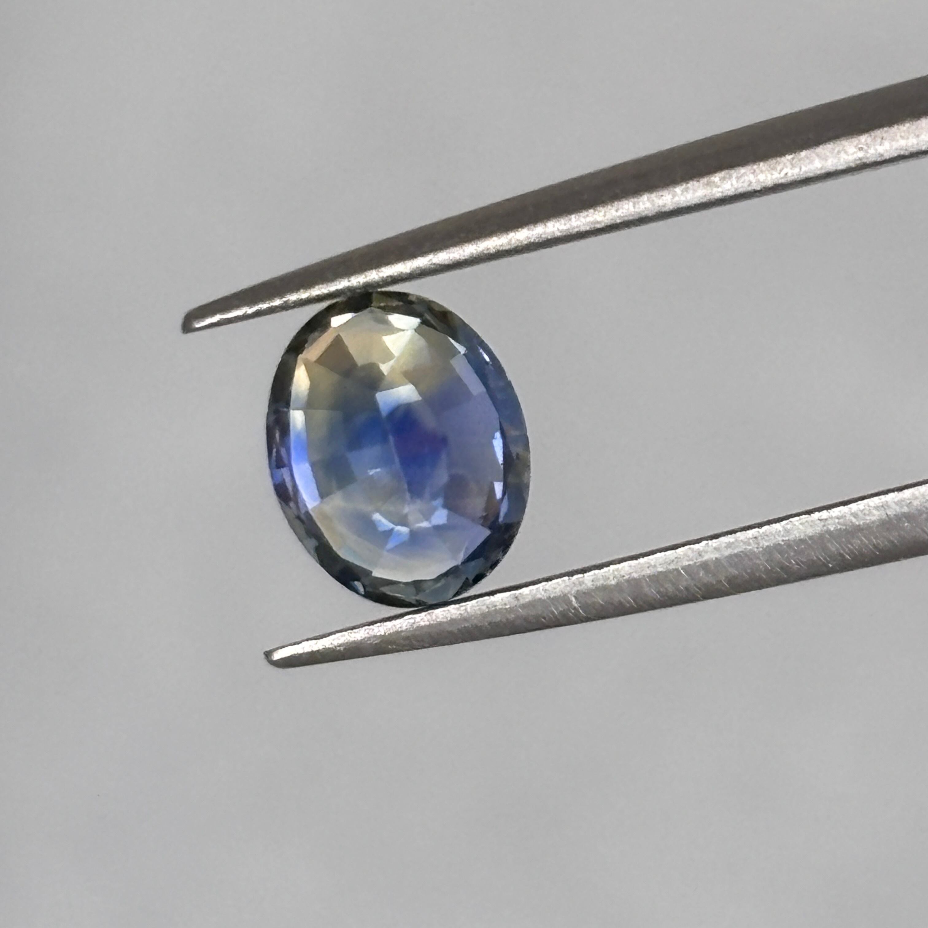 バイカラーサファイア 0.88ct | EnMedel 〔 宝石ルースのおみせ〕