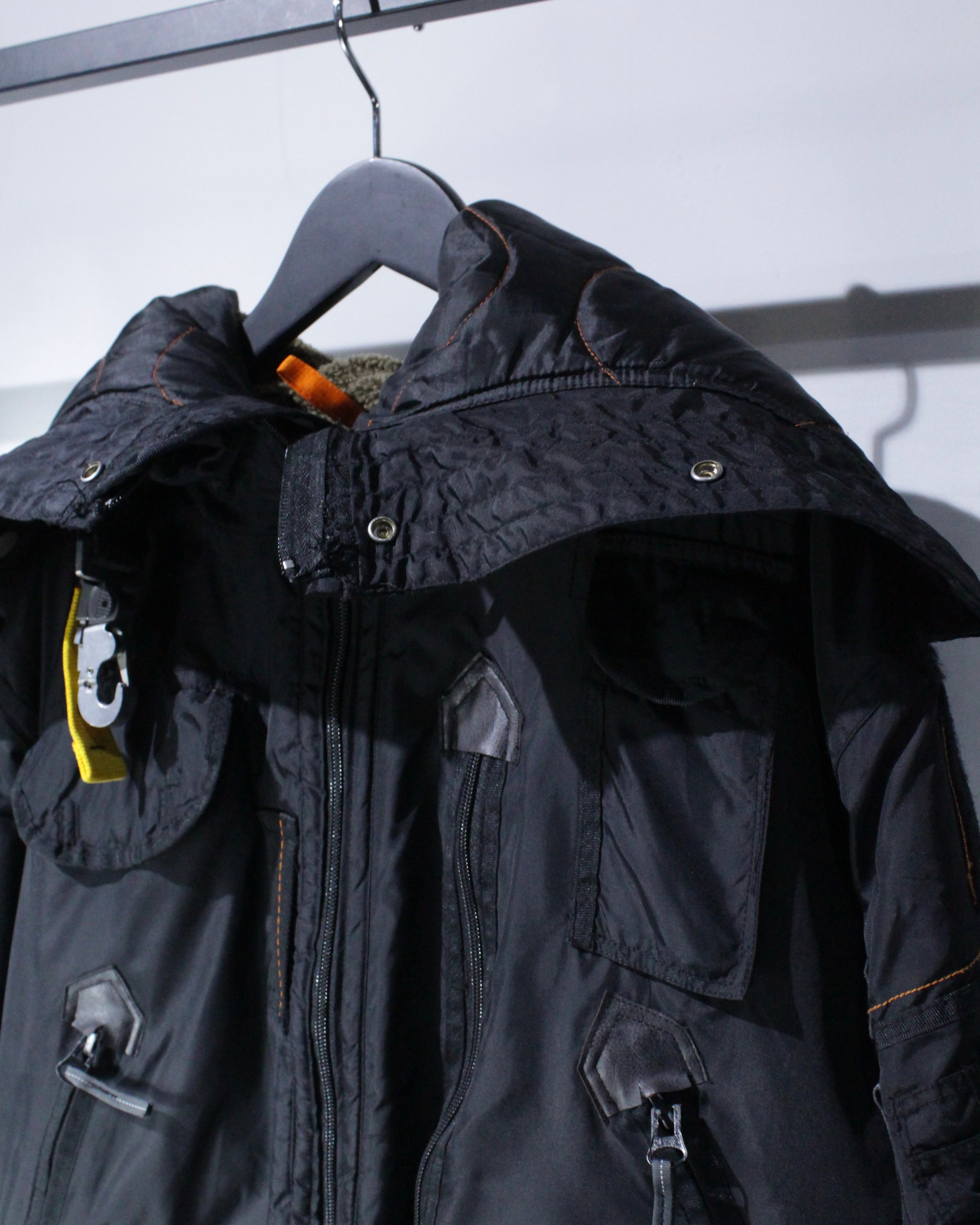 Caka BLACK】Various Gimmick Loose N-2B Type Bomber Jacket | Caka