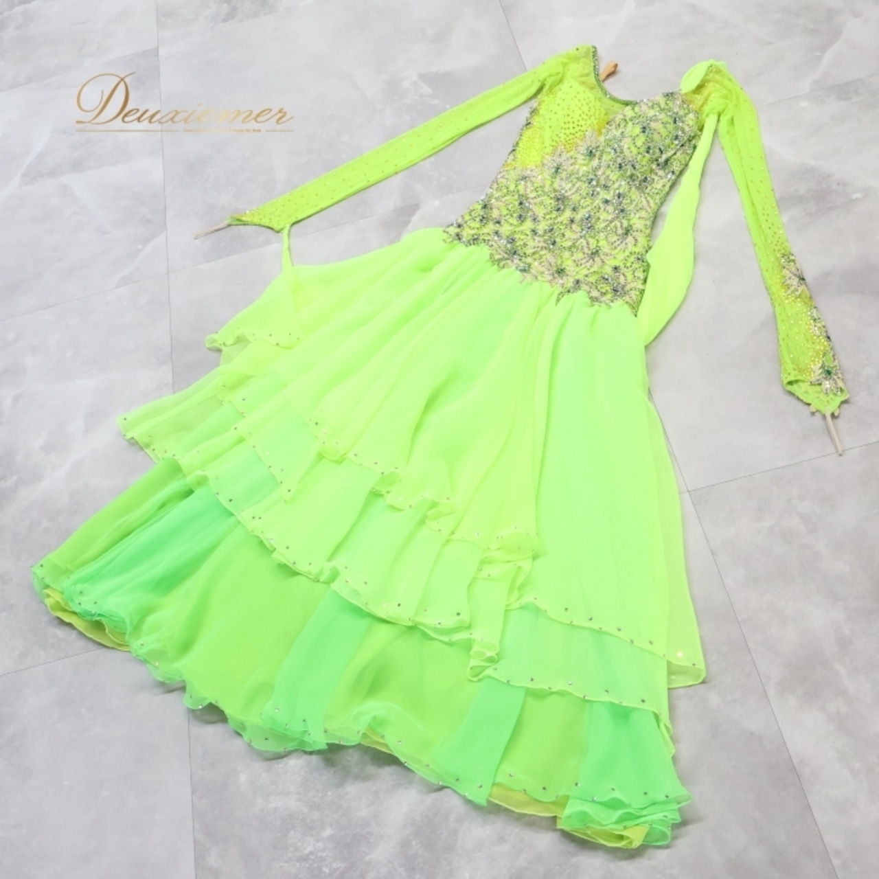 社交ダンス 衣装 スタンダードドレス ワンピース ドレス スタンダード フロート レース 黄緑 デモ 競技 ダンス パーティ 発表会 蛍光 パーティドレス グリーン系 蛍光色 フレア スカート ダンス衣装 モダンダンス おしゃれ 女性用 大人用 発表会用 フォーマル ステージ衣装 競技会 パーティーコスチューム
