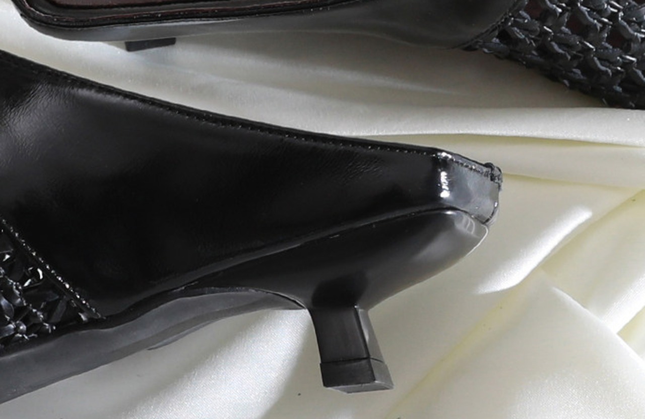 フランス製牛革編みサンダル