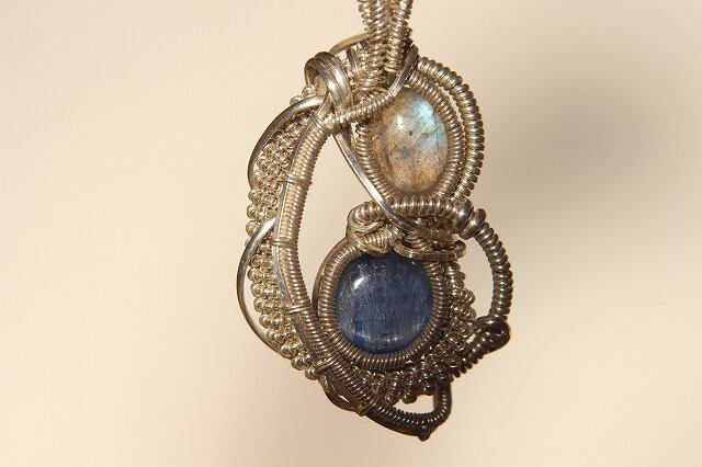 Labradorite & Kyanite silver925 wirewrapping pendant