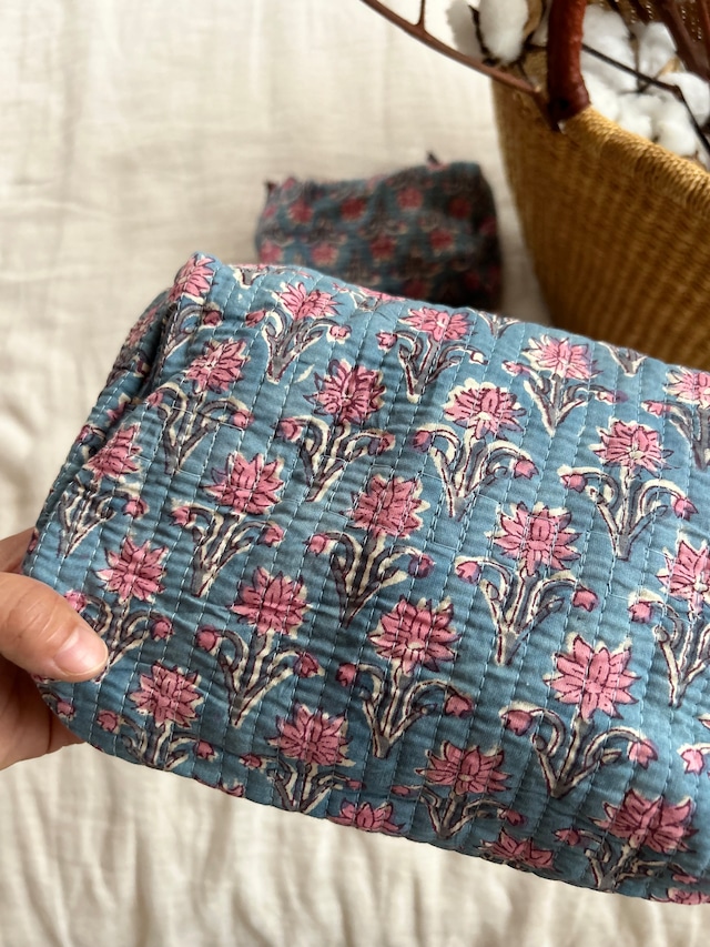 15.Dusty Blue マトリョーシカポーチ　インド直輸入ブロックプリント生地
