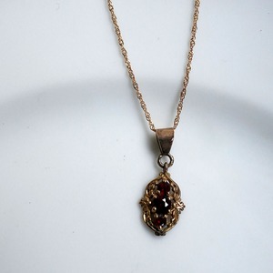 vintage 9K garnet necklace
