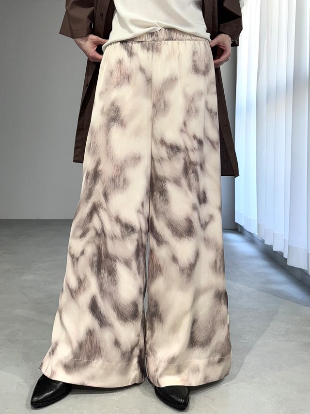 marble hem slit wide pants / beige × brown