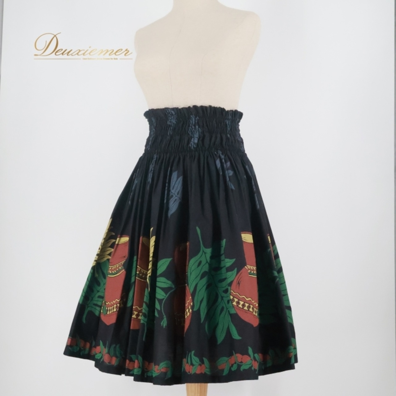 フラダンス 衣装 ブラック系 ウリウリ柄 ハワイアンプリント フラ ダンス レッスン 練習 アロハ おしゃれ 大人っぽい 上品 華やか 鮮やか シングル スカート ブラウン系 グリーン系 イエロー系 グレイ系 黒 緑 茶 黄 ふんわり アロハシャツ フラスタイル おしゃれ衣装 チュニック デザイン フェスティバル フラ教室 発表会 ハワイデザイン 柄スカート ハワイアン ファッション レディース かわいいスカート