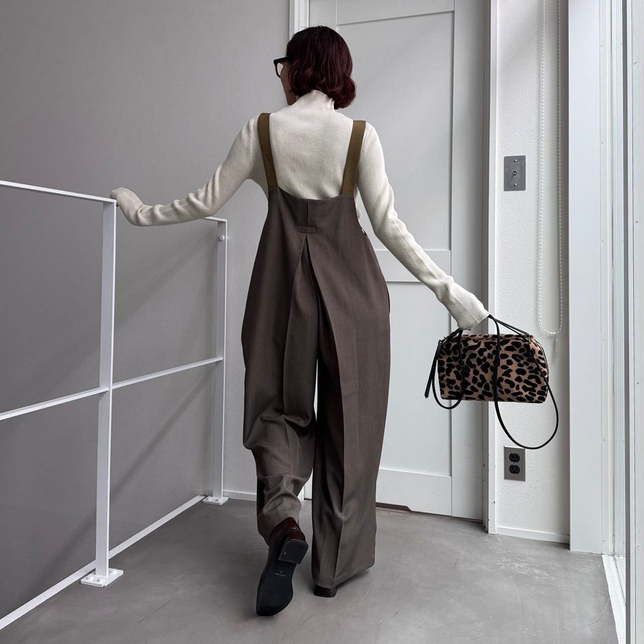 バックデザインタックサロペットPT/カーキブラウン