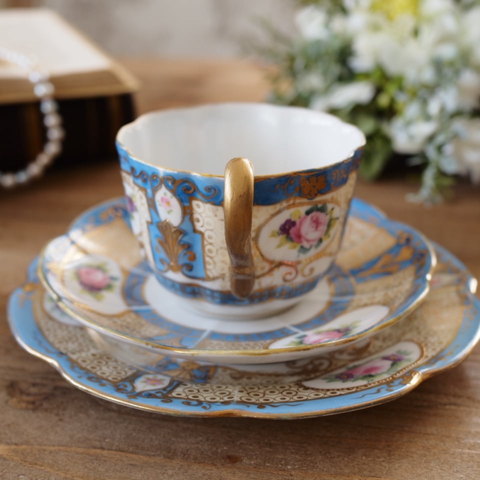 限定1客 オールドノリタケ 淡ブルー＆金彩ローズ装飾トリオ ティー