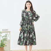 TRUBE 百合が揺れるプリーツワンピース【L~LL】ブラック