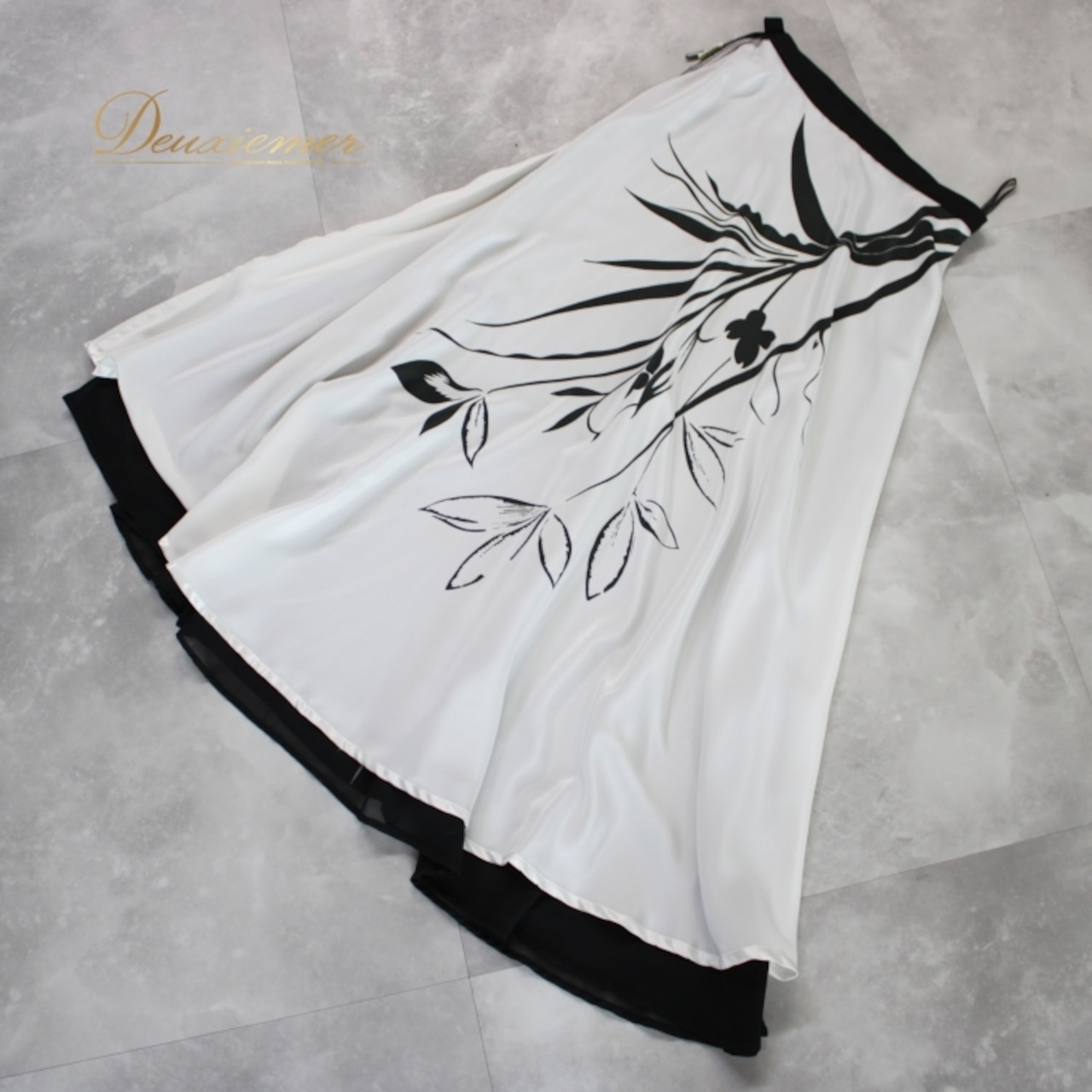 社交ダンス 衣装 スタンダード スカート レッスンウェア オールシーズン ブラック系 ホワイト系 黒 白 練習着 透け感 かわいい ステージ衣装 ボタニカルプリント シンプル エレガント おしゃれ ダンススカート フェミニン 通気性 薄手 軽量 女性用 ロングスカート ストレッチ無し フォーマル 体型カバー 日常使い 北欧風 デイリースタイル