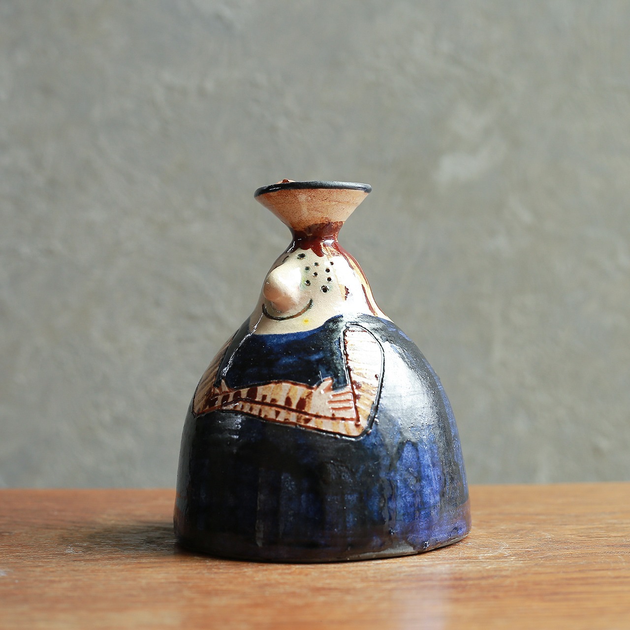 ハンガリーから届いた、貫禄ある男性の呼び鈴