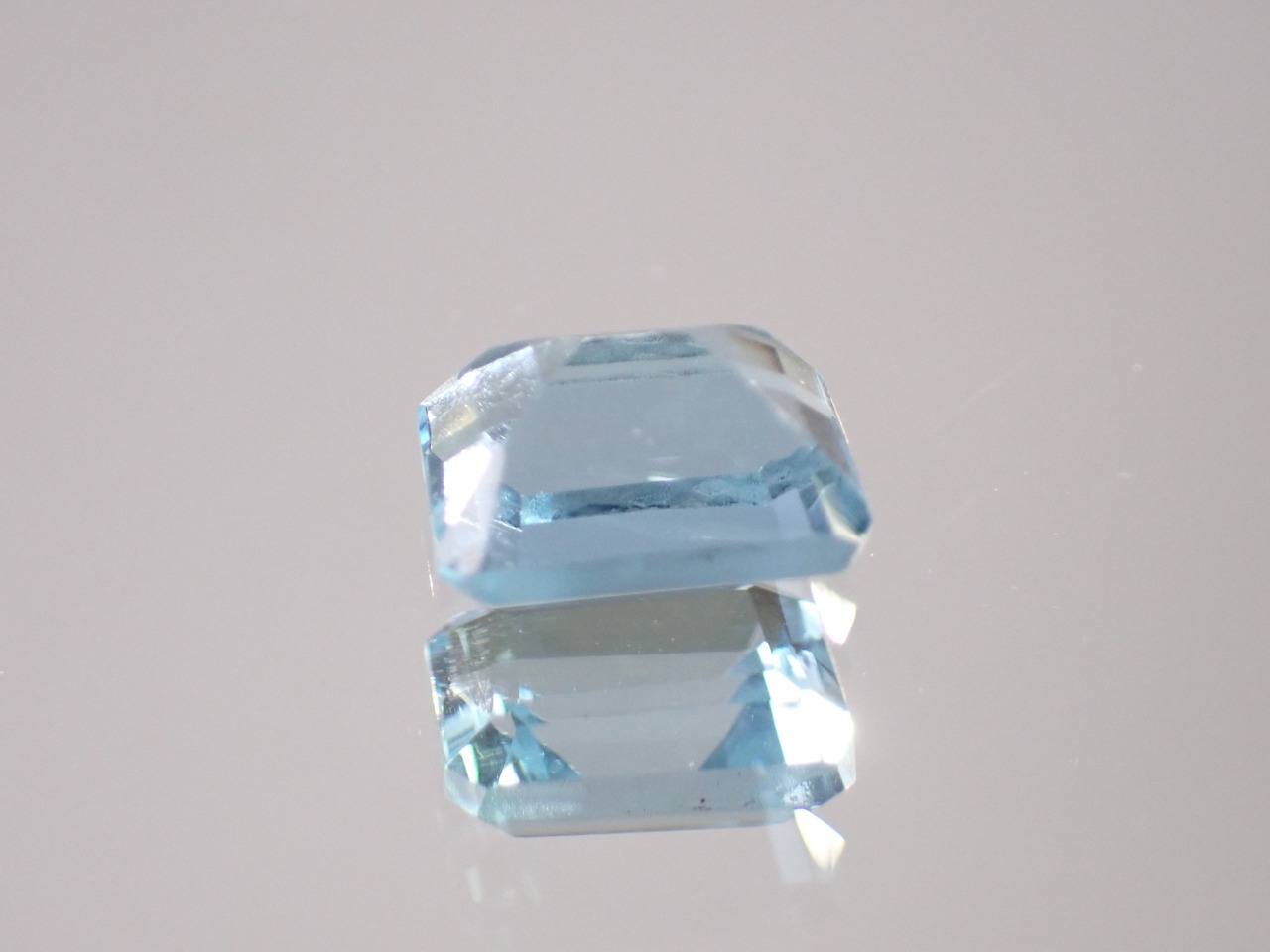 ブルートパーズ　1.83ct　[C13‐322]