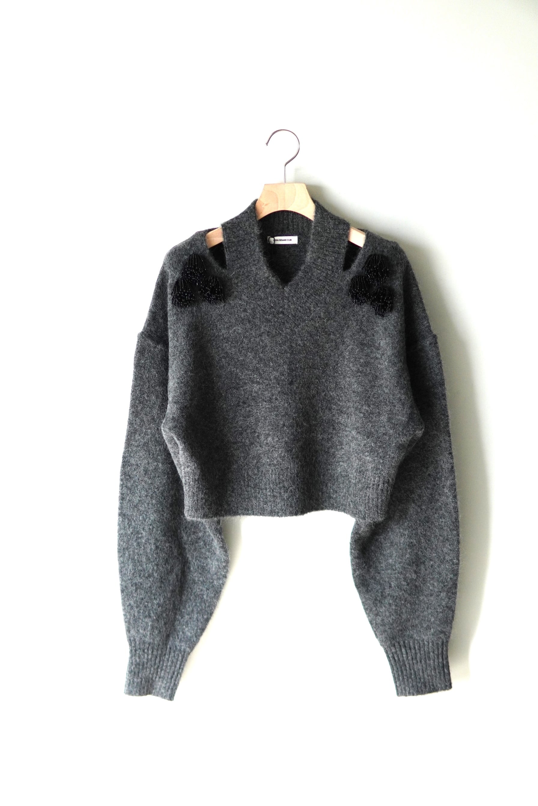 OPEN SESAME CLUB / Beaded Slit V Knit / GRAY
