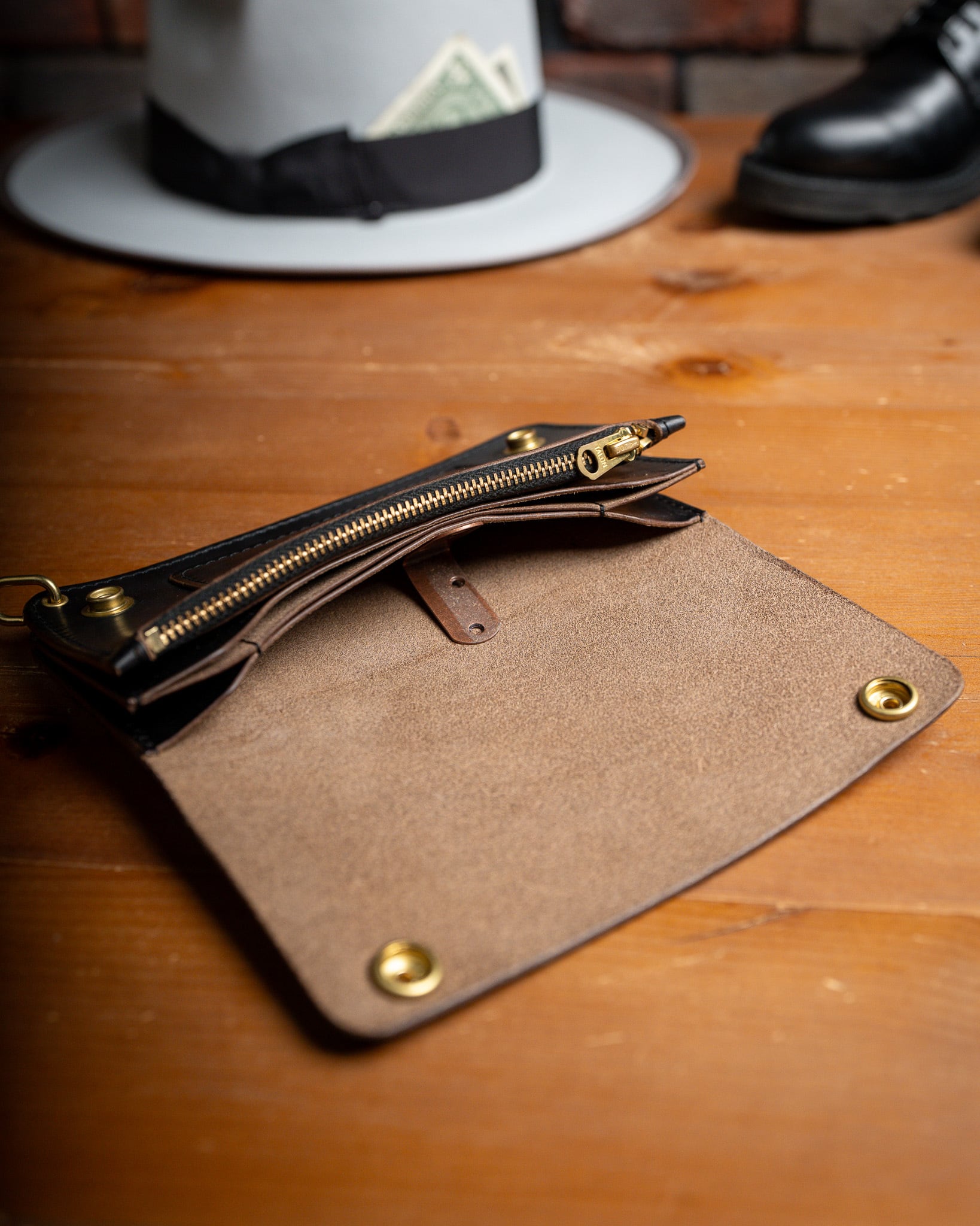 Additive and Line】Tracker Wallet TW-004 Horween Chromexcel 3層