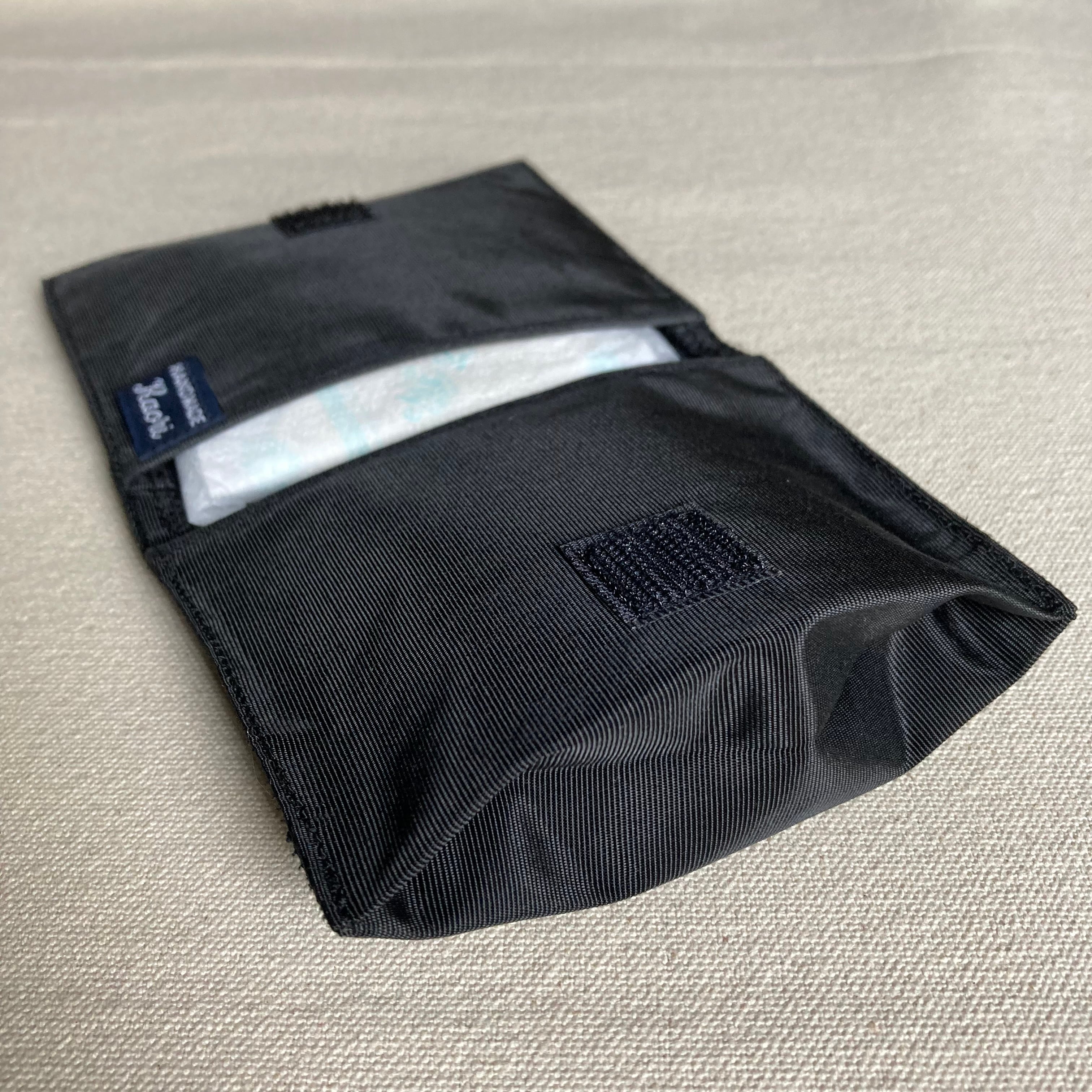 定番人気＞出先で重宝！Bagスッキリ！目立たずさりげなく携帯できる