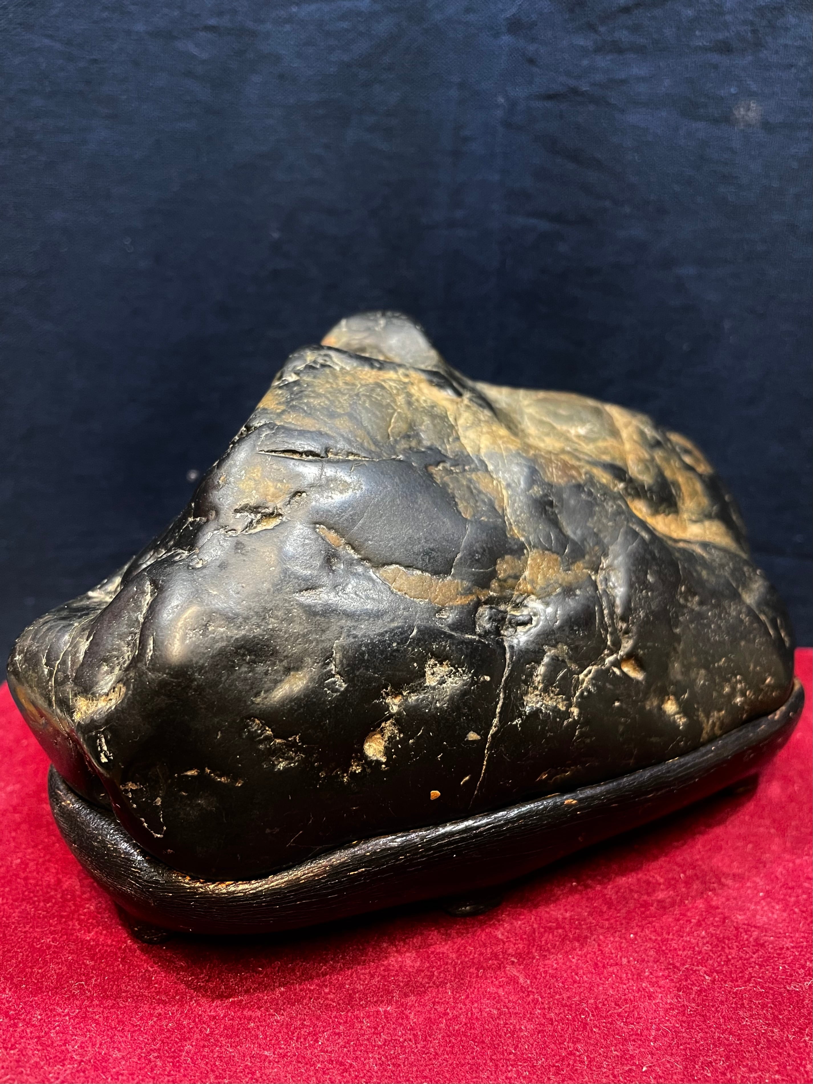 4) 人生の真髄・神々の石「神居古潭」水石(中型)