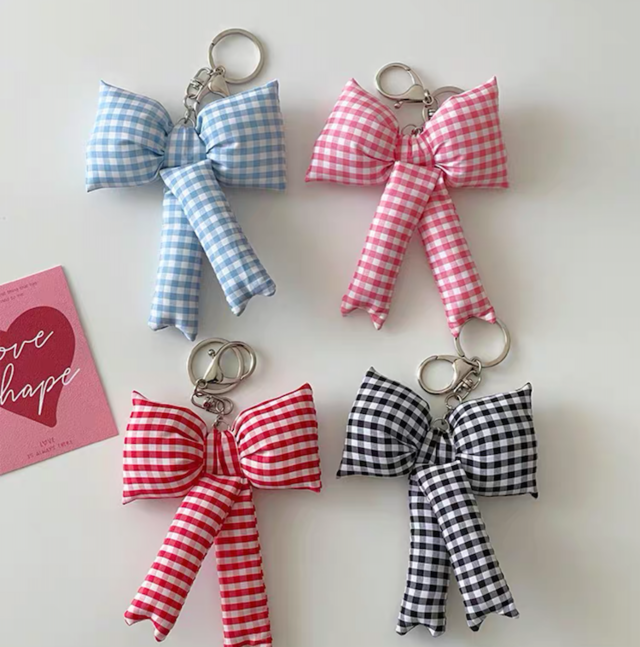 CHECK RIBBON KEY CHARM