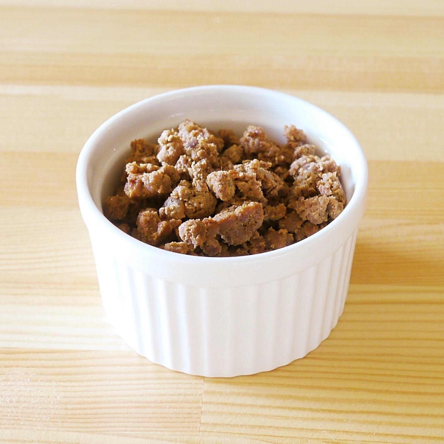 犬 猫 ごはん 無添加】北海道産 エゾ鹿肉フレーク レトルト80g｜手作り