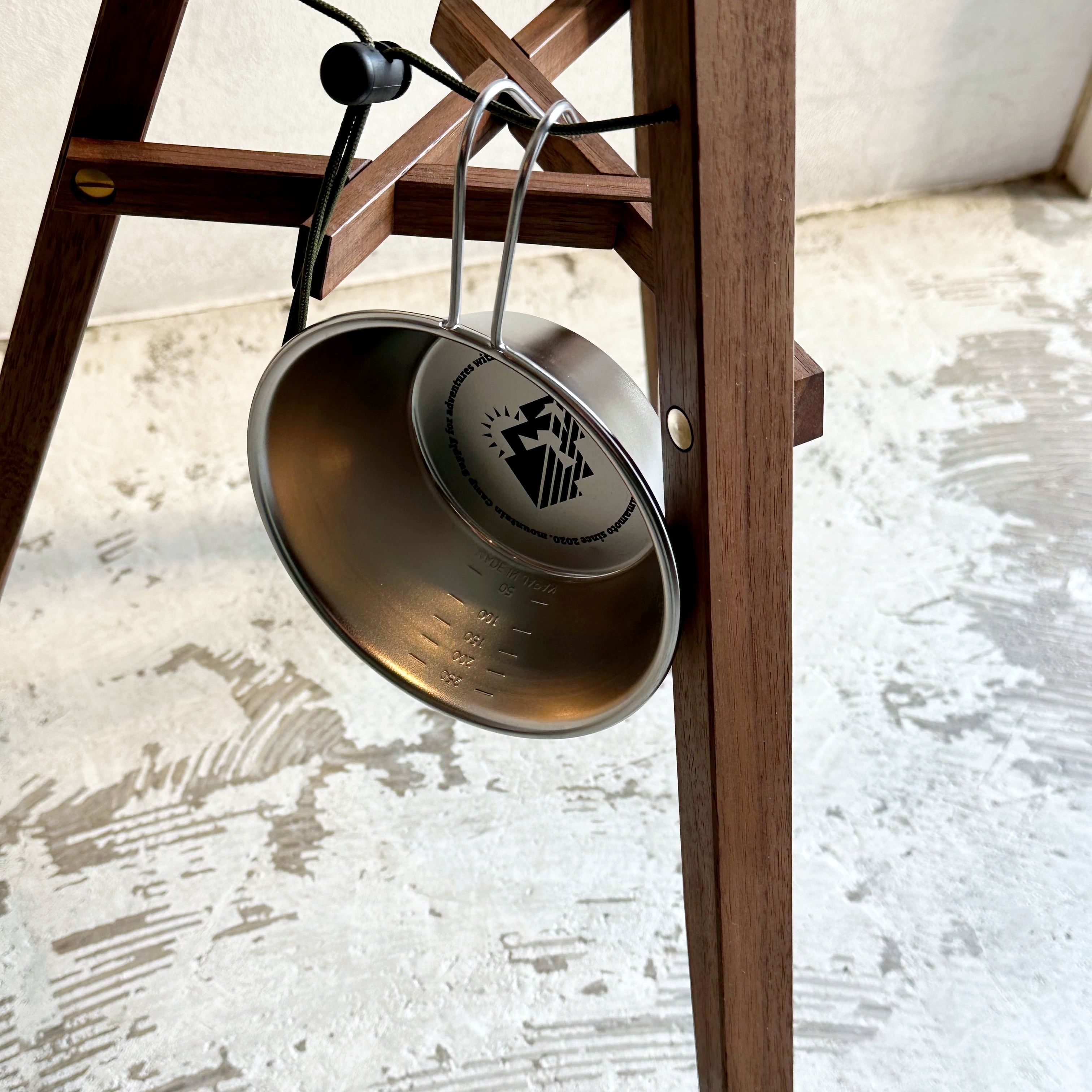 kurashigoto x full of life テーブル三脚 Crossed Tripod Walnut （小