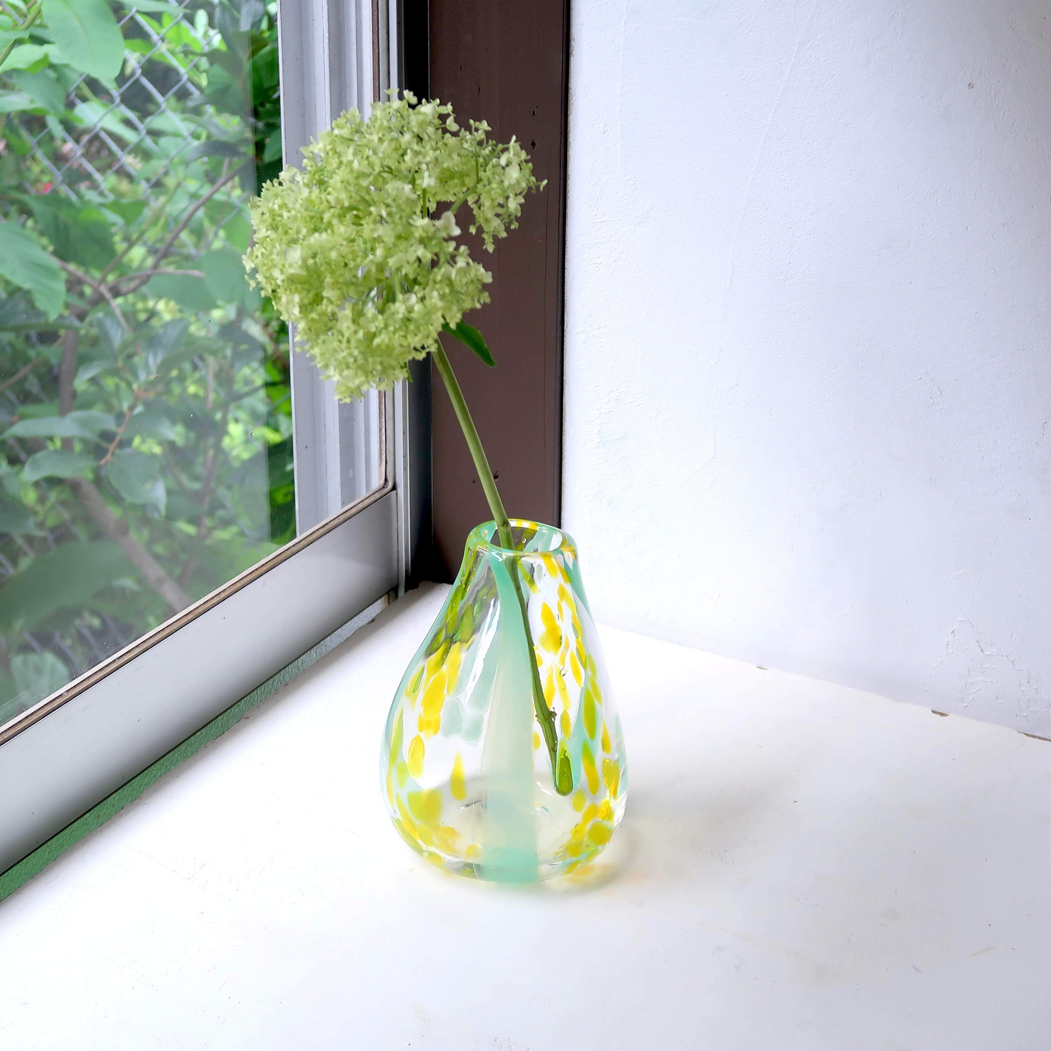 水彩画のミモザのような花瓶 | SUISUI