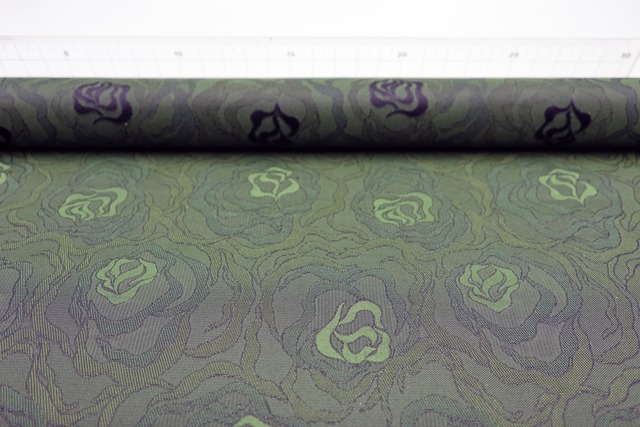 西陣織・正絹（シルク）生地・バラ総柄・グリーン・薄手・小物作りに最適・40㎝幅×1m・日本製