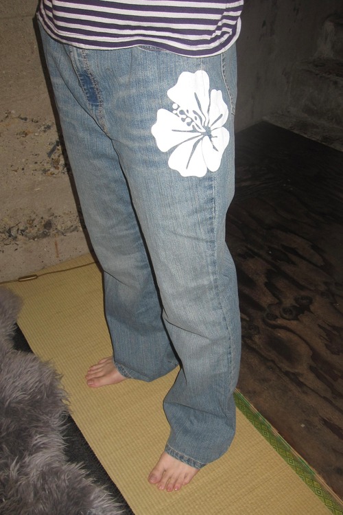 DoReMi Unique Series – White Hibiscus Detail Baggy Denim