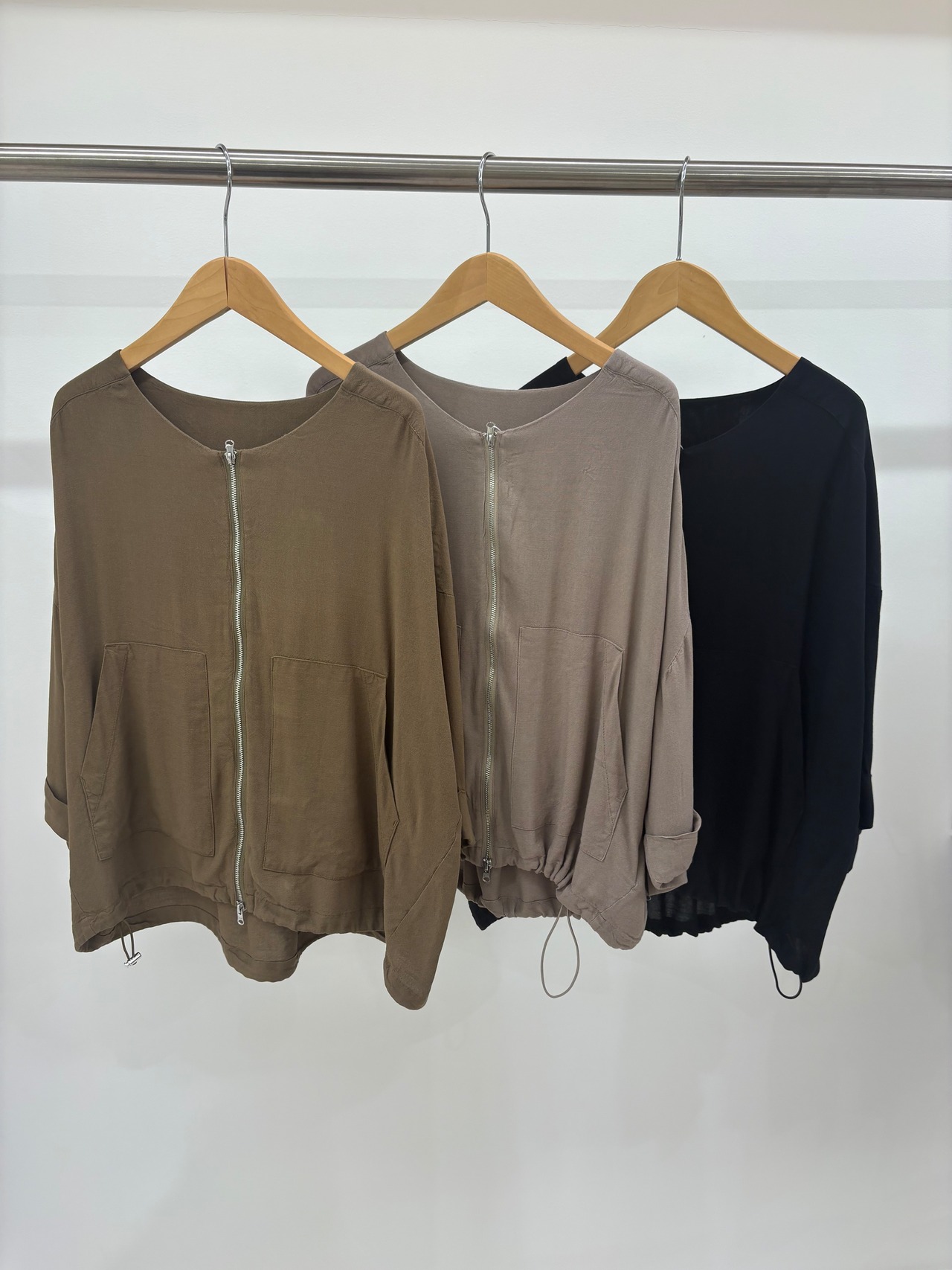 【le vent souffle】リネンミックス　ノーカラー7部袖ブルゾン　S022