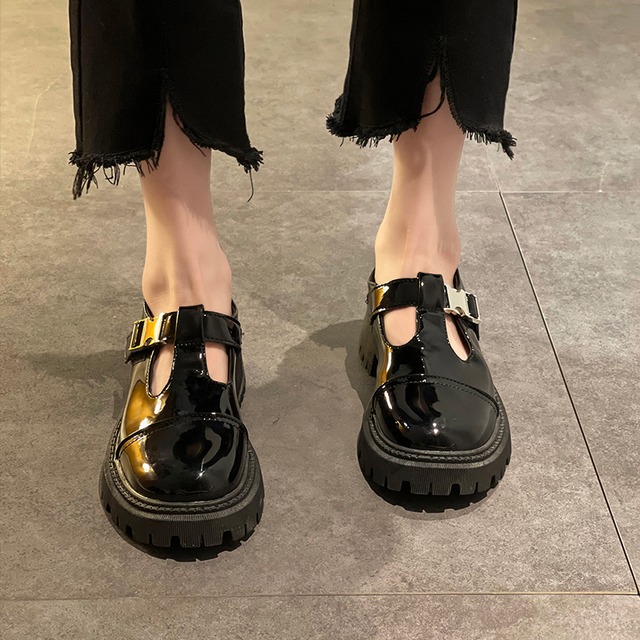 レザーサマーブラックスプリングオータム 靴 シューズ ローファー 春物 夏物 秋物 部族の婦人靴55180406738